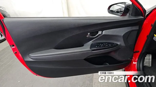 Hyundai Veloster 2020 — фото 14