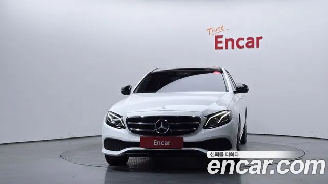 Mercedes-Benz E-Class 2017 — фото 3