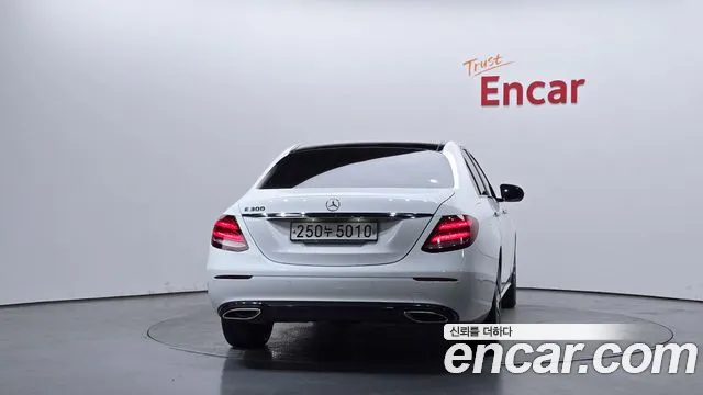 Mercedes-Benz E-Class 2017 — фото 4