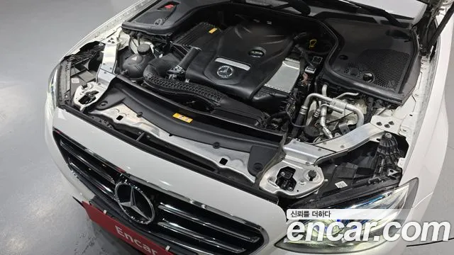 Mercedes-Benz E-Class 2017 — фото 6
