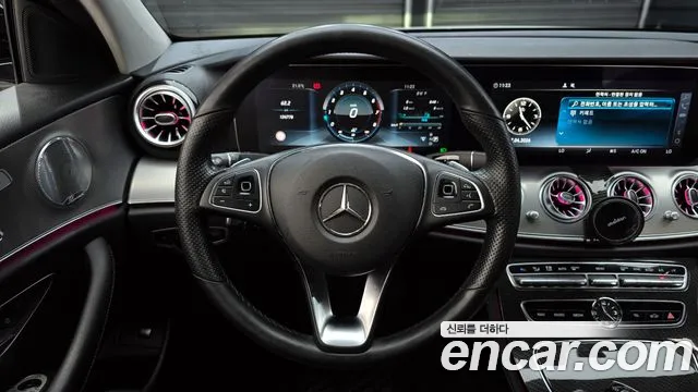 Mercedes-Benz E-Class 2017 — фото 14