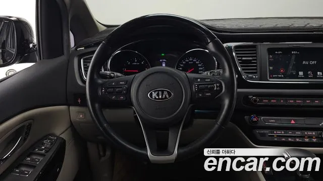 Kia Canival 2019 — фото 13