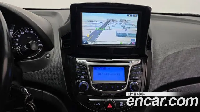 Hyundai Accent 2014 — фото 14