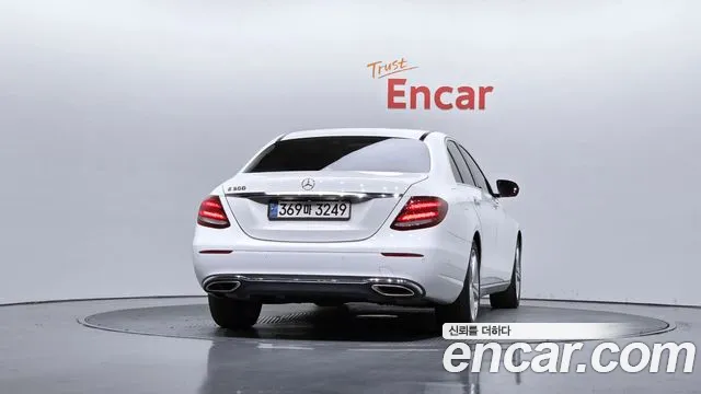 Mercedes-Benz E-Class 2018 — фото 4
