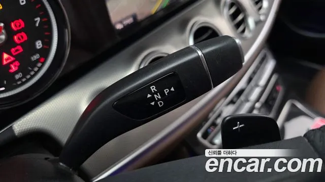 Mercedes-Benz E-Class 2018 — фото 12