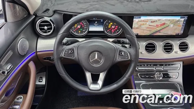 Mercedes-Benz E-Class 2018 — фото 19