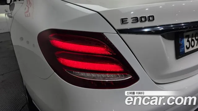 Mercedes-Benz E-Class 2018 — фото 9