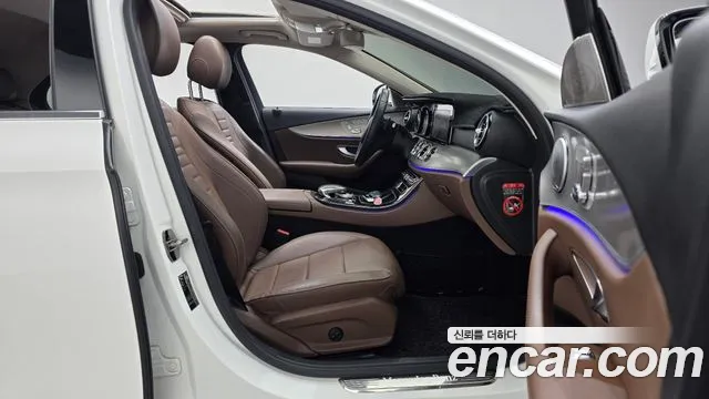 Mercedes-Benz E-Class 2018 — фото 16