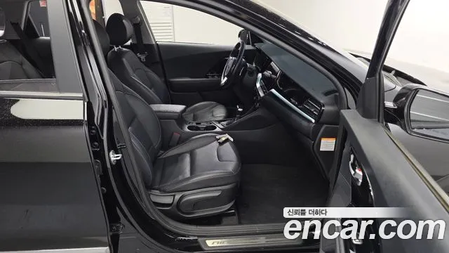Kia Niro 2021 — фото 18