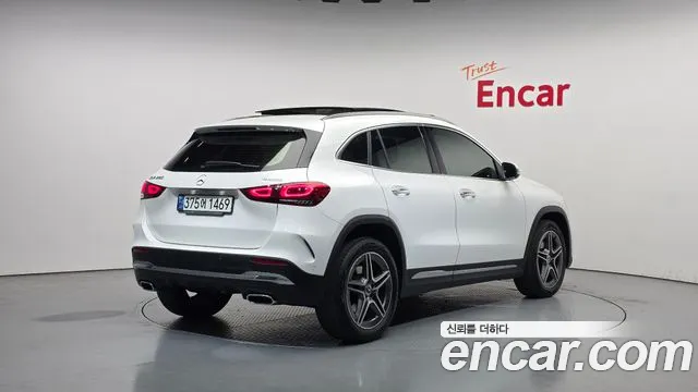 Mercedes-Benz GLA-Class 2021 — фото 2