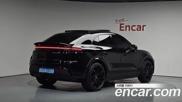 Porsche Macan 2025 — фото 1