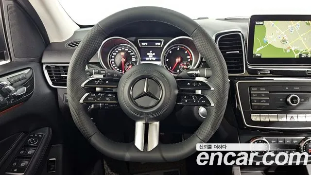 Mercedes-Benz GLE-Class 2017 — фото 19