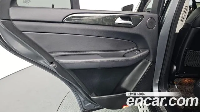 Mercedes-Benz GLE-Class 2017 — фото 15