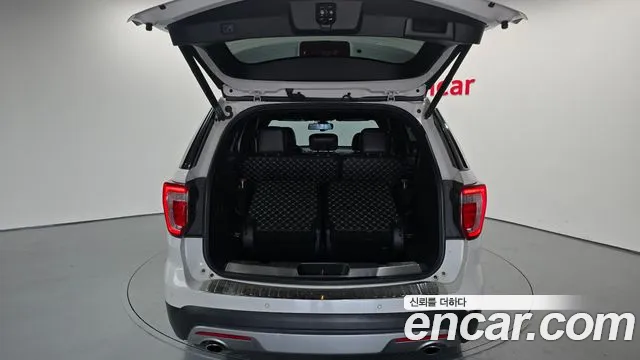 Ford Explorer 2017 — фото 20