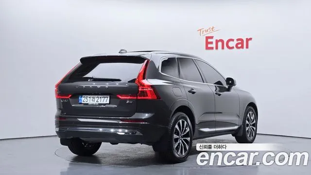 Volvo XC60 2023 — фото 2