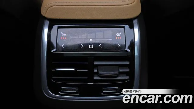 Volvo XC60 2023 — фото 16