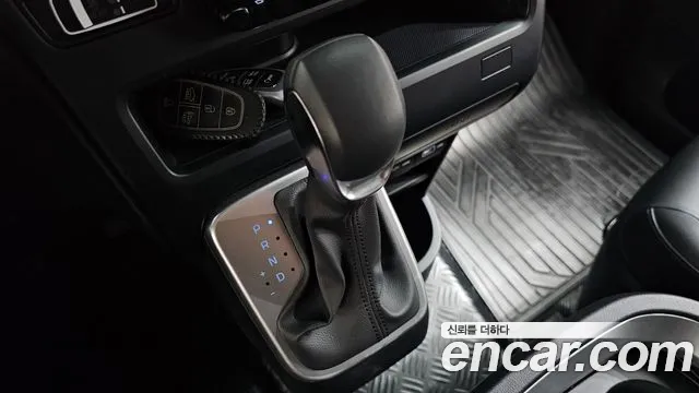 Hyundai Staria 2023 — фото 11