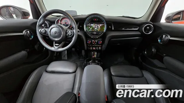 Mini Cooper 2020 — фото 10