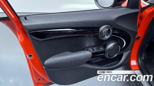 Mini Cooper 2020 — фото 14