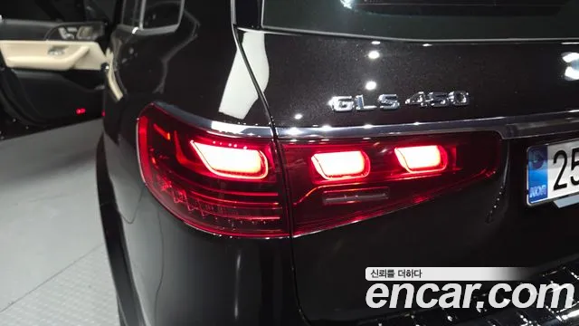 Mercedes-Benz GLS-Class 2025 — фото 9