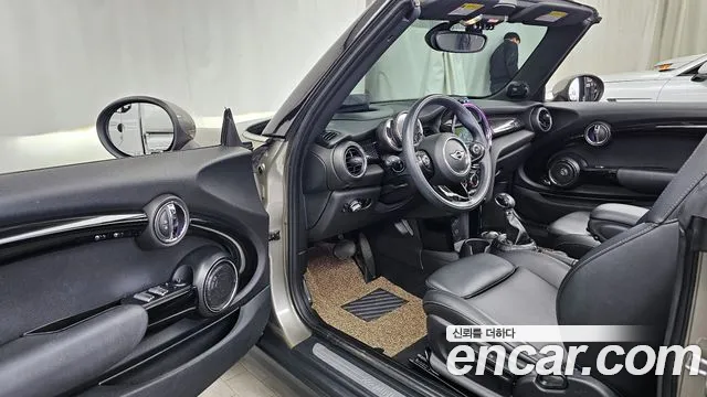 Mini Cooper Convertible 2016 — фото 10