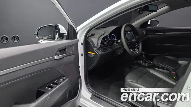 Hyundai AVANTE 2019 — фото 10