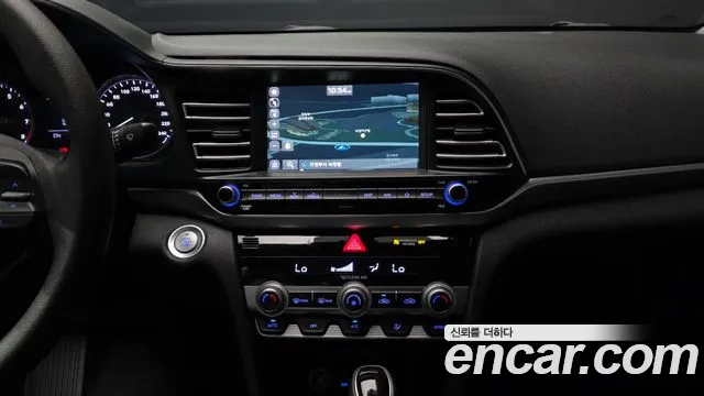Hyundai AVANTE 2019 — фото 14
