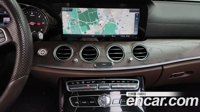 Mercedes-Benz E-Class 2017 — фото 12