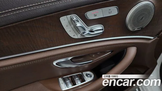 Mercedes-Benz E-Class 2017 — фото 18