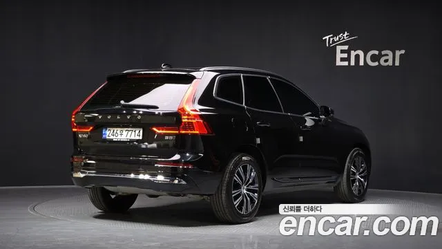 Volvo XC60 2022 — фото 2