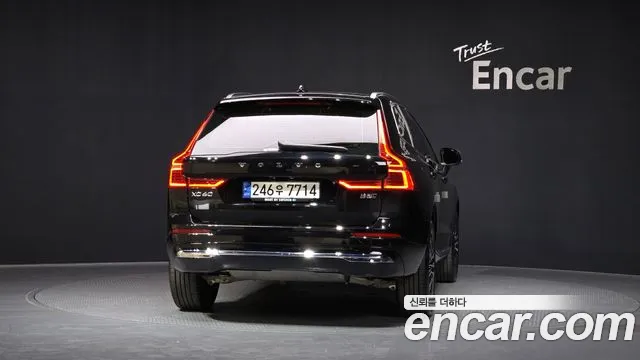 Volvo XC60 2022 — фото 4