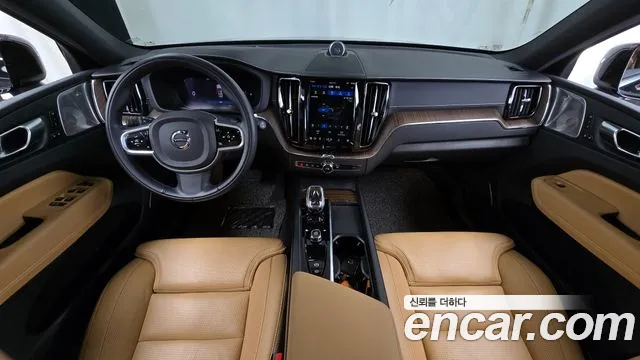 Volvo XC60 2022 — фото 10