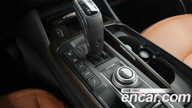 Maserati Levante 2020 — фото 9