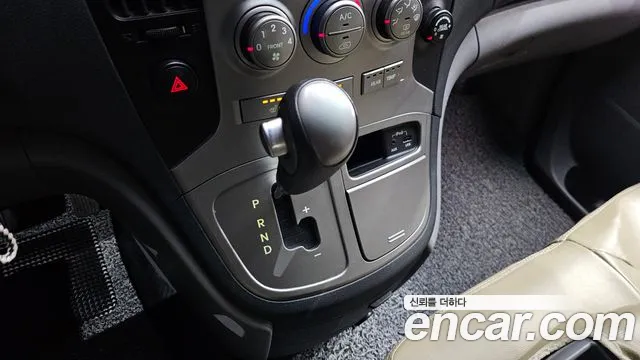 Hyundai Starex 2015 — фото 9