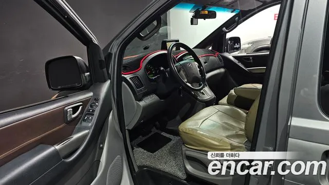Hyundai Starex 2015 — фото 10