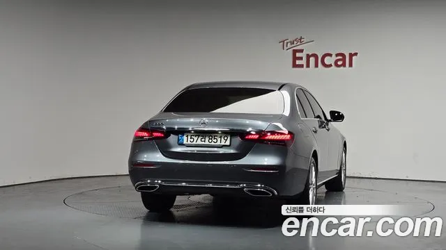 Mercedes-Benz E-Class 2021 — фото 3