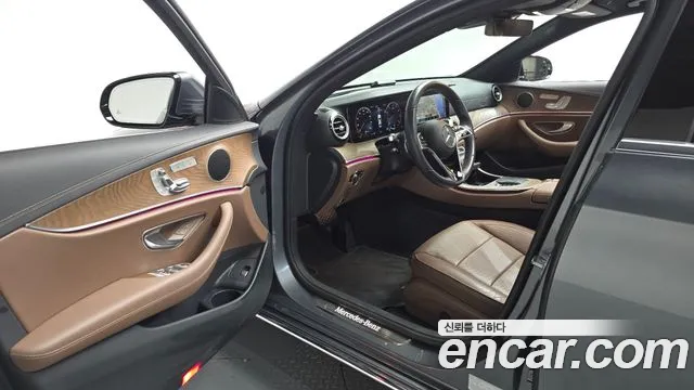 Mercedes-Benz E-Class 2021 — фото 12