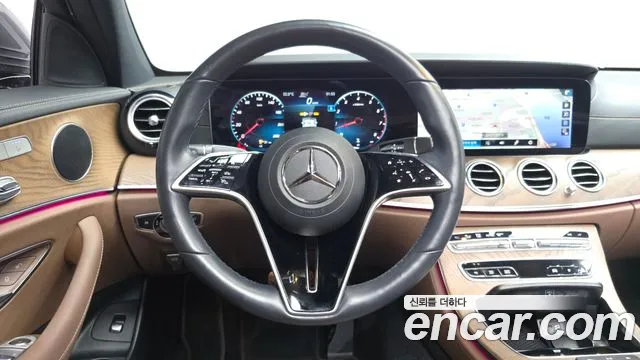 Mercedes-Benz E-Class 2021 — фото 18
