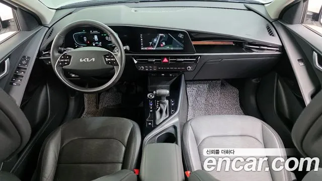 Kia Niro 2022 — фото 10
