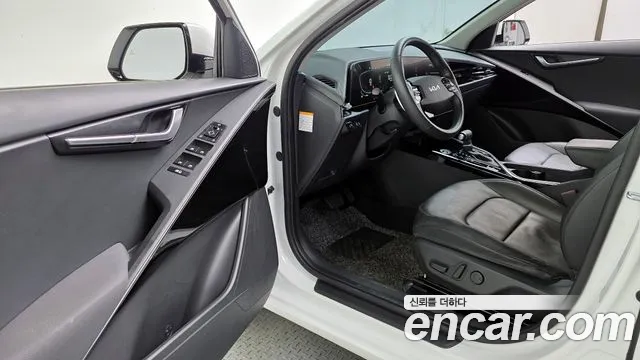 Kia Niro 2022 — фото 13