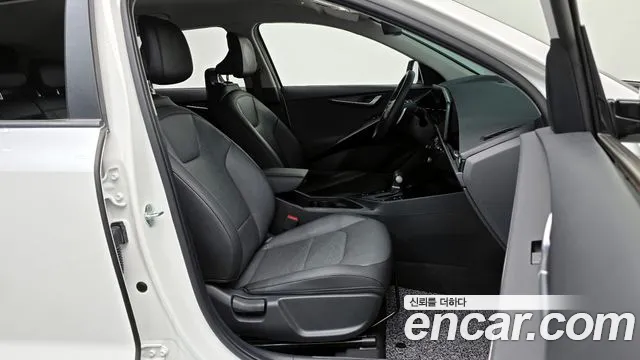 Kia Niro 2022 — фото 16