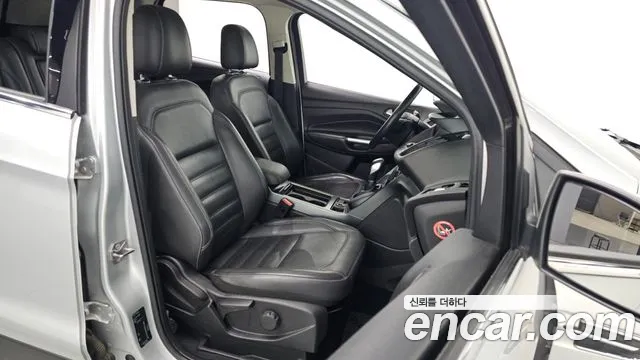 Ford Kuga 2017 — фото 11