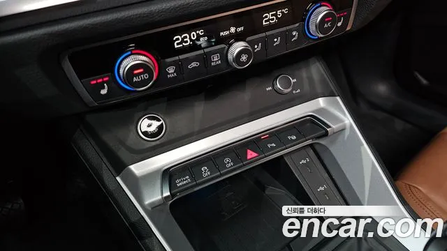 Audi Q3 2023 — фото 16