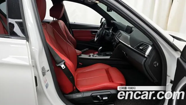 BMW 3-Series 2018 — фото 17