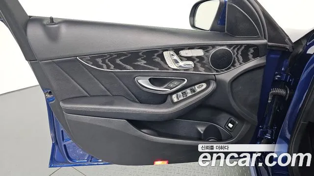 Mercedes-Benz C-Class 2018 — фото 14