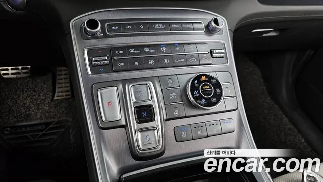 Hyundai Santafe 2021 — фото 12