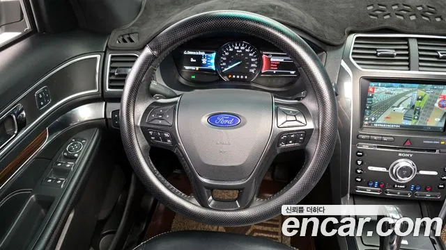 Ford Explorer 2017 — фото 13