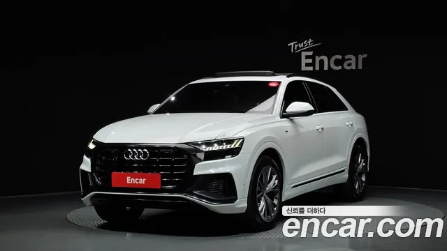 Audi Q8 2020 — фото 1