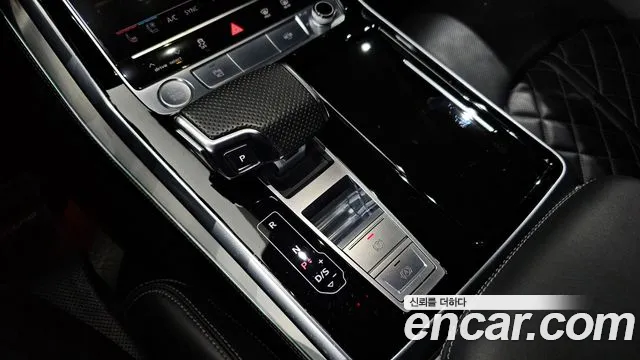 Audi Q8 2020 — фото 12