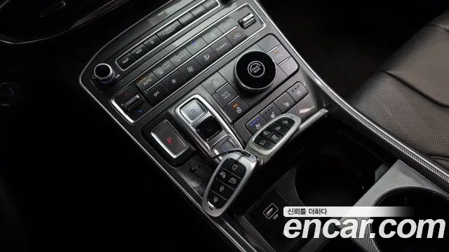 Hyundai Santafe 2023 — фото 9